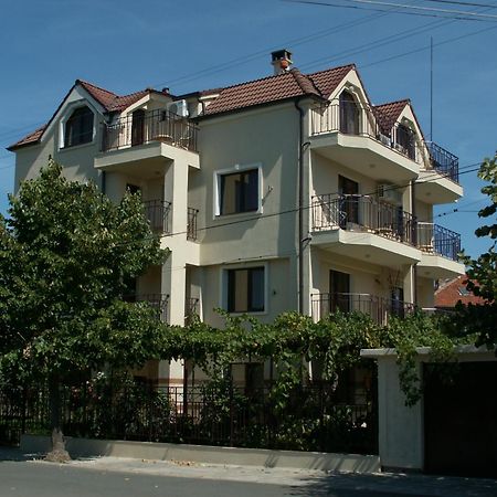 Family Hotel Bellehouse Chernomorets Luaran gambar