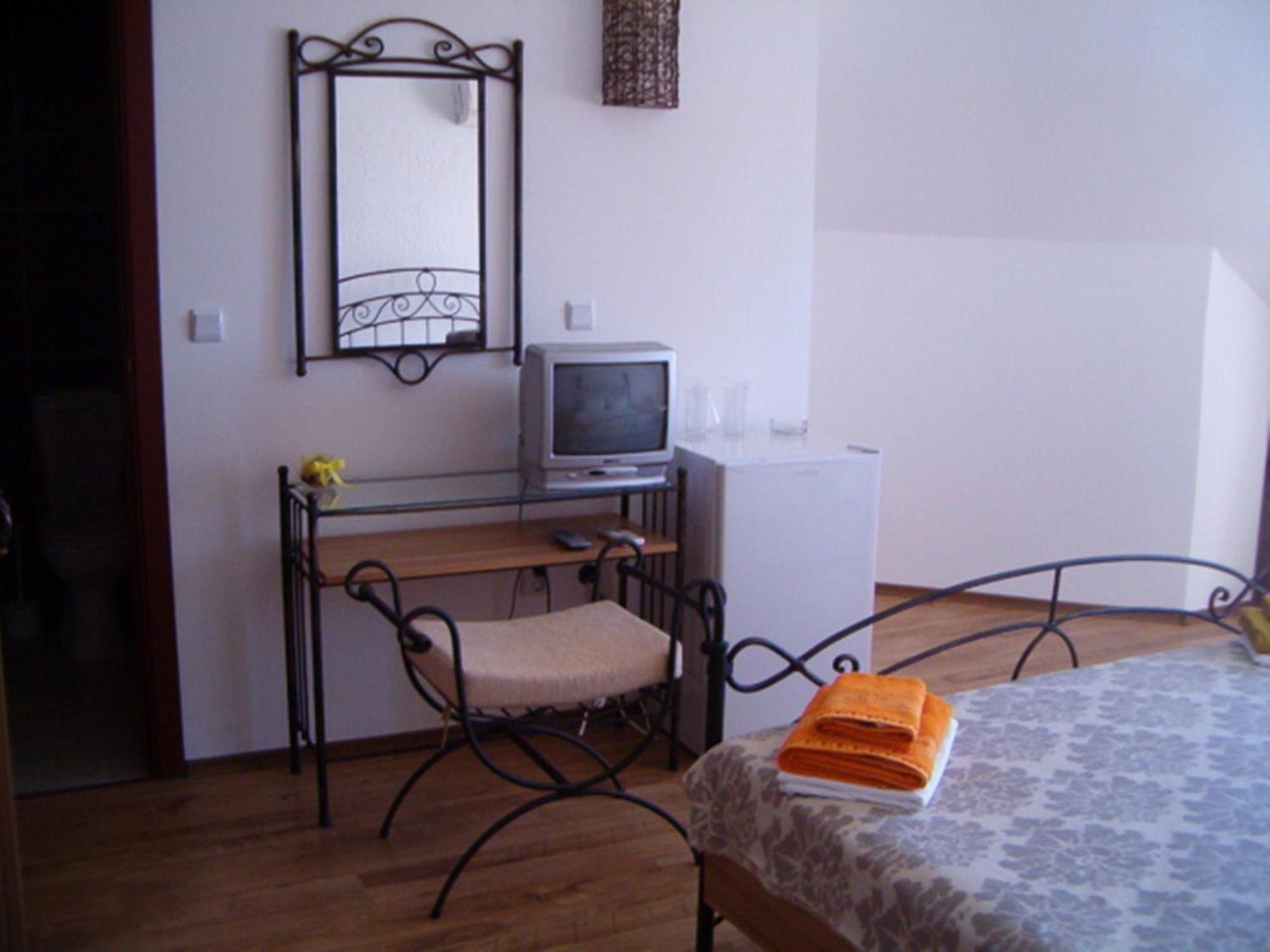 Family Hotel Bellehouse Chernomorets Bilik gambar