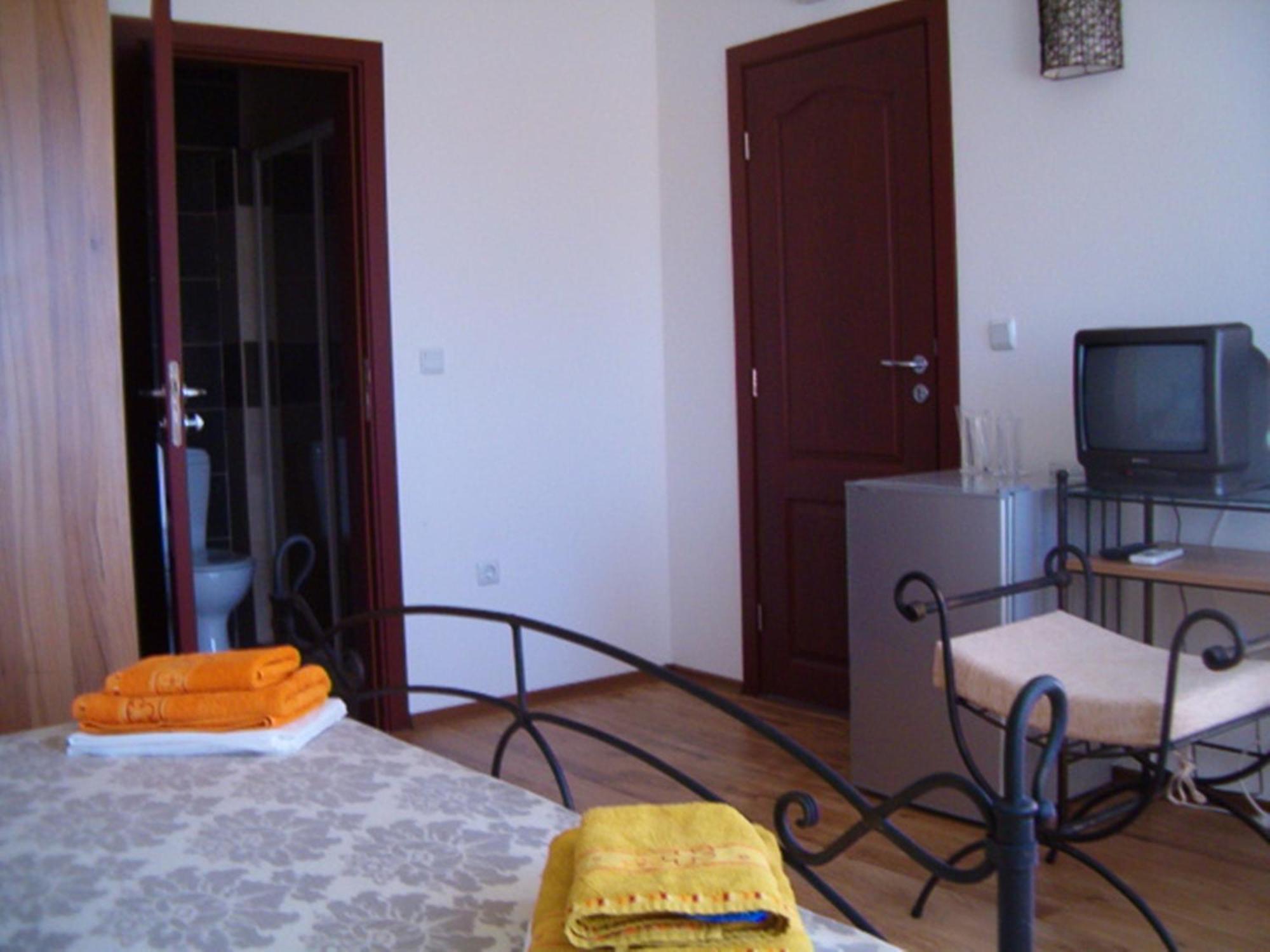 Family Hotel Bellehouse Chernomorets Bilik gambar
